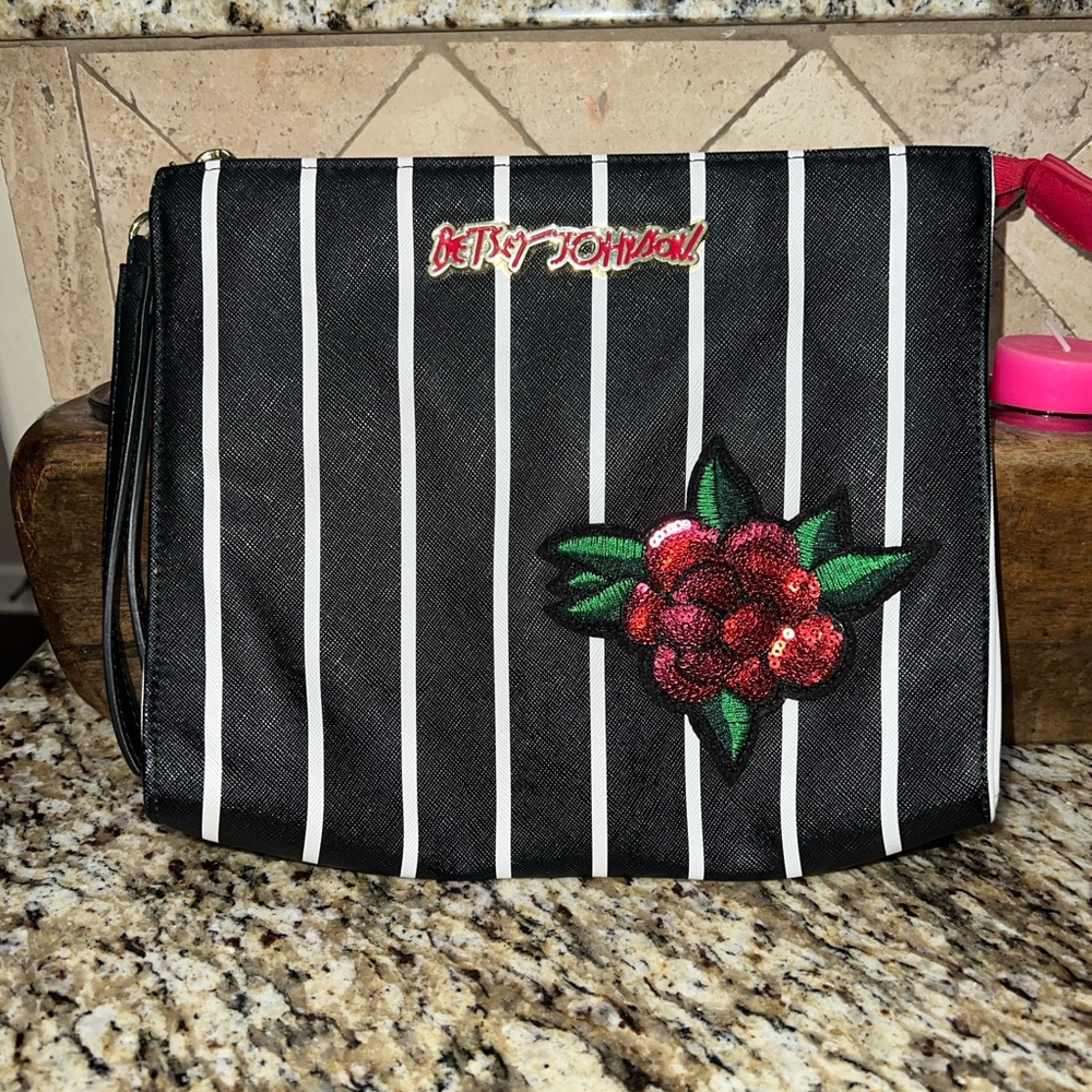 Betsey Johnson wristlet purse large